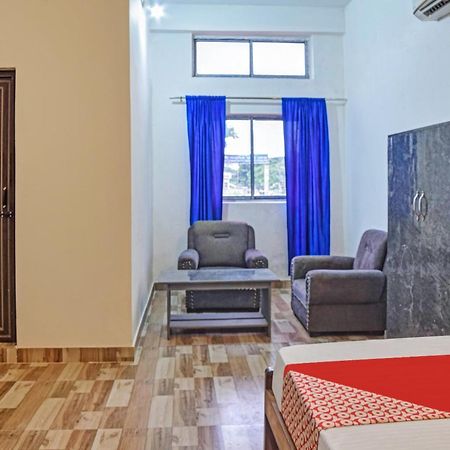 Spot On Jp Guest House Kaharpara Buitenkant foto
