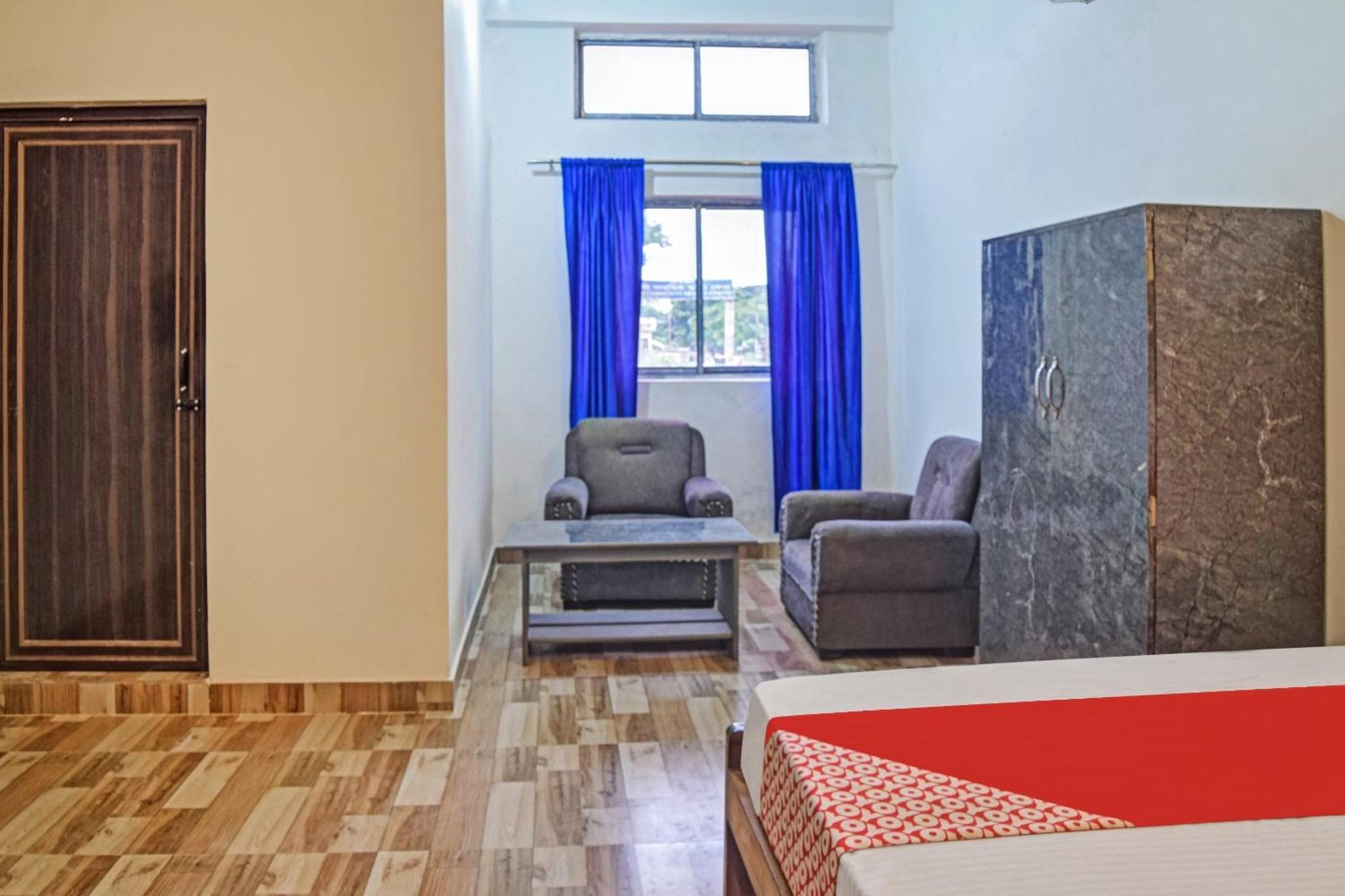 Spot On Jp Guest House Kaharpara Buitenkant foto