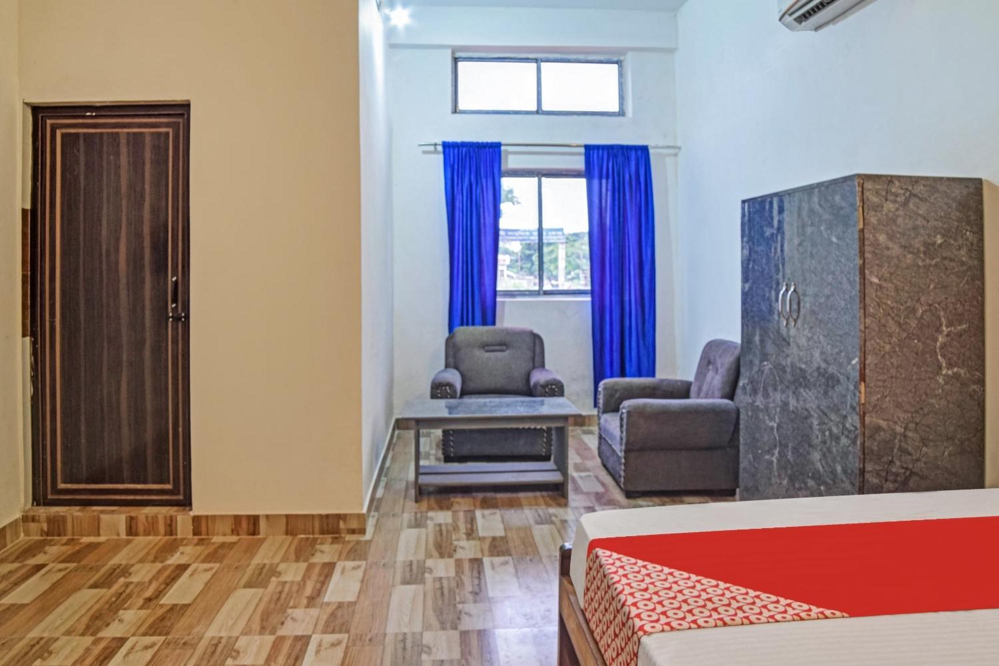 Spot On Jp Guest House Kaharpara Buitenkant foto