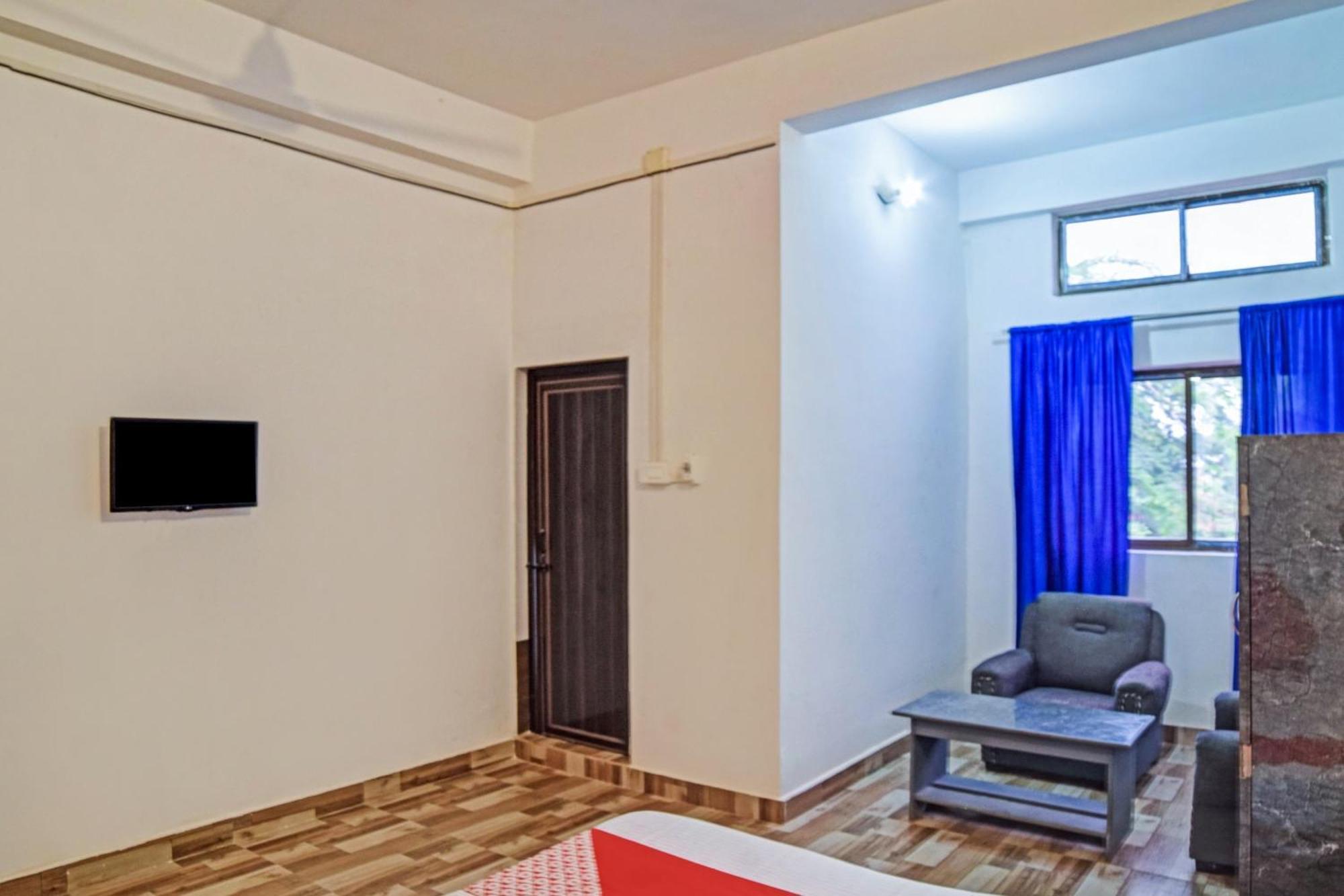 Spot On Jp Guest House Kaharpara Buitenkant foto